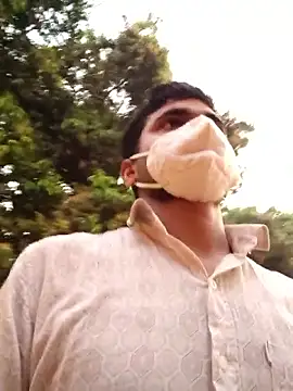 Ishan003 online show from February 2026 12:33:02 AM