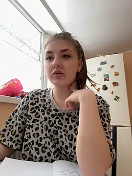 sexyy girl  online show from December 2024 09:03:01 AM