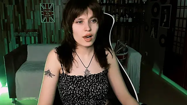 Snapshot of LolaAsmus chatting on April 2026 12:55:02 PM LolaAsmus online show from April 2026 12:55:02 PM