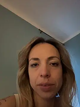 Snapshot of Annelibre chatting on February 2025 06:54:01 AM Annelibre online show from February 2025 06:54:01 AM