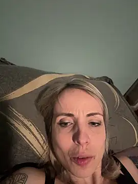 Snapshot of Annelibre chatting on February 2025 10:14:01 PM Annelibre online show from February 2025 10:14:01 PM