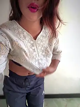 Snapshot of DiyAsingHh chatting on March 2026 12:59:01 AM DiyAsingHh online show from March 2026 12:59:01 AM