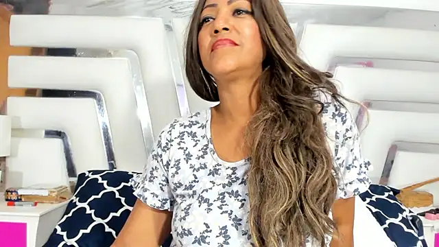 SaraaJhons online show from March 2025 04:03:02 PM