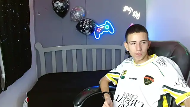 JackSwan18 online show from January 2025 12:31:01 PM