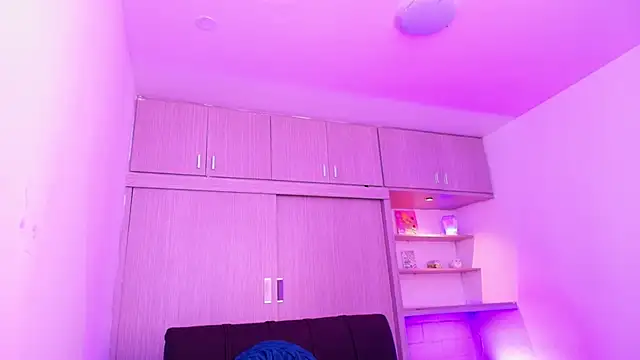 Shenoa1 online show from March 2025 05:28:02 PM