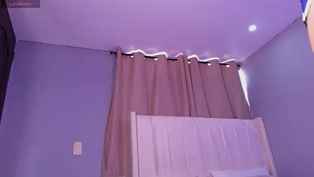 Shenoa1 online show from November 2025 01:29:02 PM