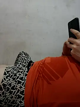 mohnis76 online show from April 2026 12:58:02 PM