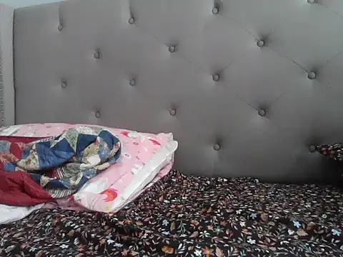 skinny  boy   online show from December 2025 06:23:01 PM