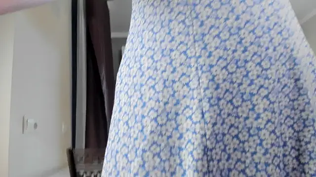 Emma Flin online show from November 2025 11:01:02 AM