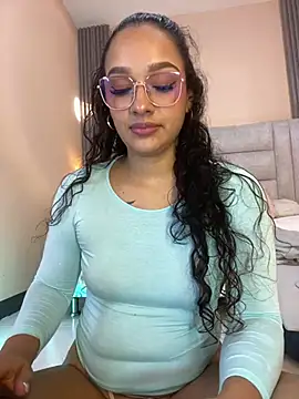 Snapshot of EMILYY_FOXY chatting on June 2026 07:03:02 PM EMILYY FOXY online show from June 2026 07:03:02 PM