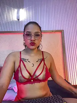 Snapshot of EMILYY_FOXY chatting on June 2026 07:12:01 PM EMILYY FOXY online show from June 2026 07:12:01 PM