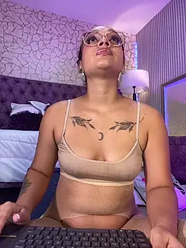 Snapshot of EMILYY_FOXY chatting on June 2026 07:05:01 PM EMILYY FOXY online show from June 2026 07:05:01 PM