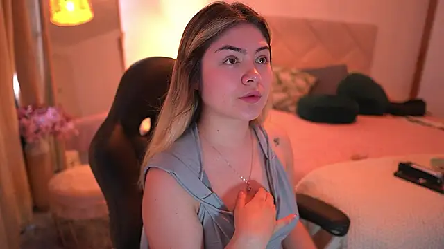 Lau Bee online show from October 2025 05:24:01 PM