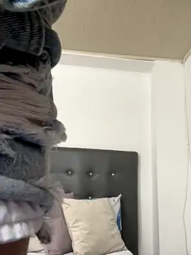 ZoeJohnsoon online show from November 2025 05:24:02 PM