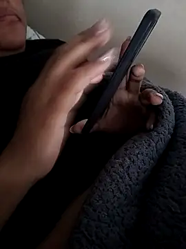 Snapshot of friki-boy- chatting on April 2026 01:41:02 PM friki-boy- online show from April 2026 01:41:02 PM