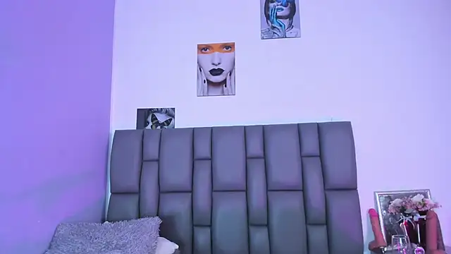 Sophia Lemos online show from March 2025 04:44:02 PM