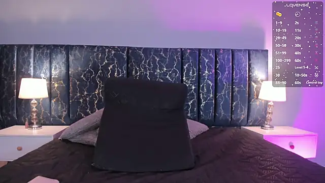 Sophia Lemos online show from September 2025 01:56:02 PM