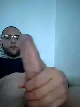 Snapshot of dblck27 chatting on December 2024 12:44:01 AM dblck27 online show from December 2024 12:44:01 AM