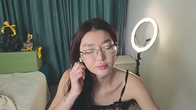 AudreyMell online show from December 2025 03:06:01 PM