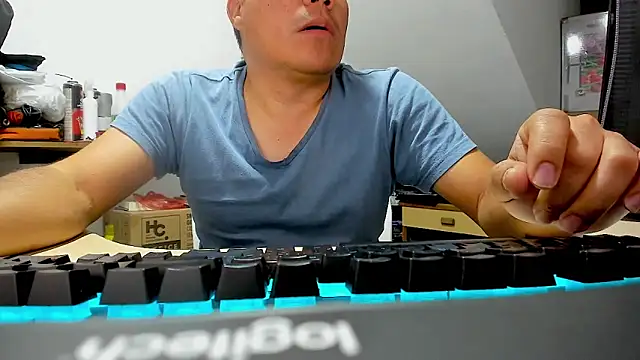 Jhonatan Morales S online show from October 2025 04:46:01 AM