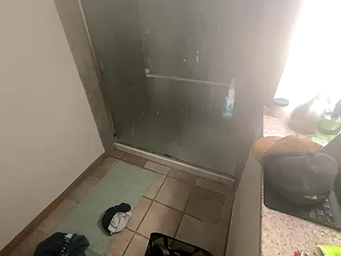 Snapshot of RuffClvb chatting on December 2024 12:56:01 AM RuffClvb online show from December 2024 12:56:01 AM