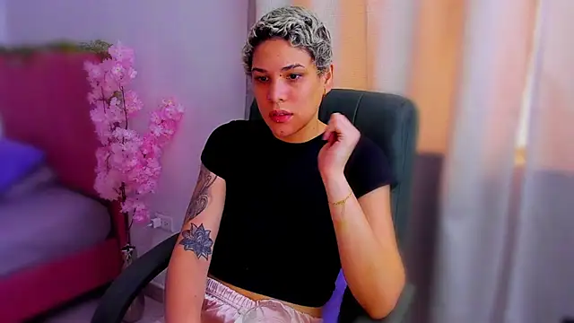 Charlee pink online show from November 2025 03:34:01 PM