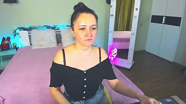 AngellLika online show from December 2024 04:59:02 PM