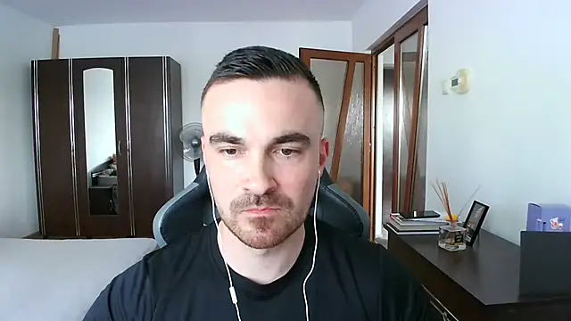 Snapshot of mu5clemania2 chatting on June 2026 02:45:02 PM mu5clemania2 online show from June 2026 02:45:02 PM