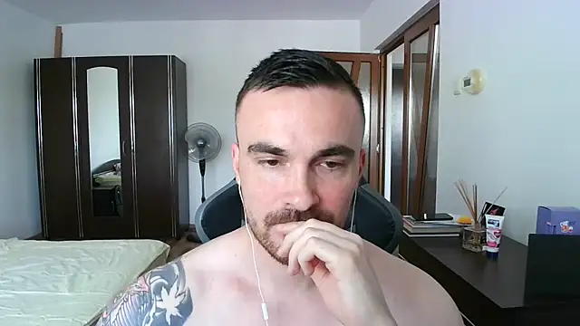 Snapshot of mu5clemania2 chatting on June 2026 02:06:02 PM mu5clemania2 online show from June 2026 02:06:02 PM