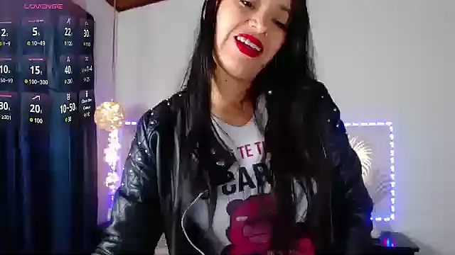 Julietacollins06 online show from January 2025 12:24:01 PM