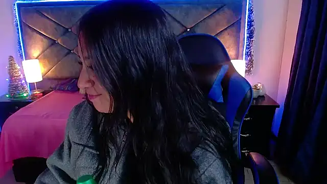 Julietacollins06 online show from December 2025 12:33:02 PM