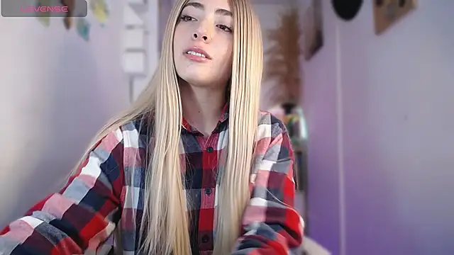 channel blonde a online show from November 2025 04:40:01 PM