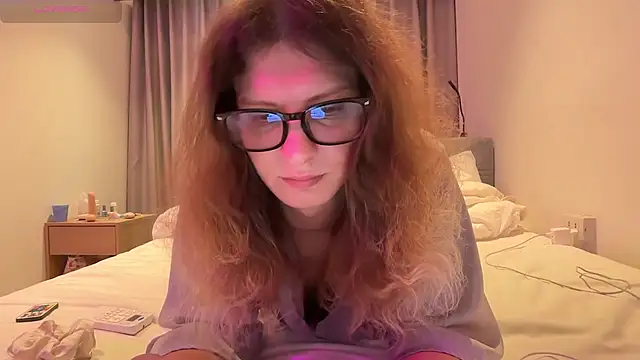 Snapshot of Alice_Pinkhead chatting on May 2026 09:38:02 AM Alice Pinkhead online show from May 2026 09:38:02 AM