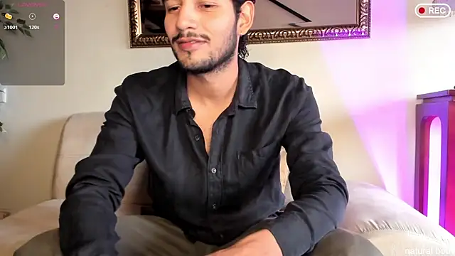 Nicholasrodrii online show from November 2025 07:16:02 PM