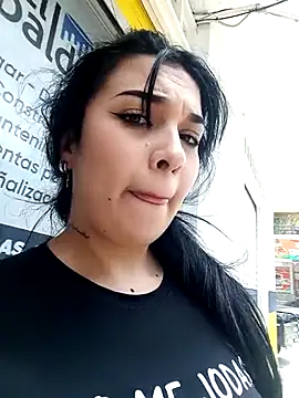 brianaGuzman online show from September 2025 05:35:01 PM