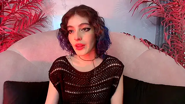 EvaHalsey online show from October 2025 07:47:02 PM