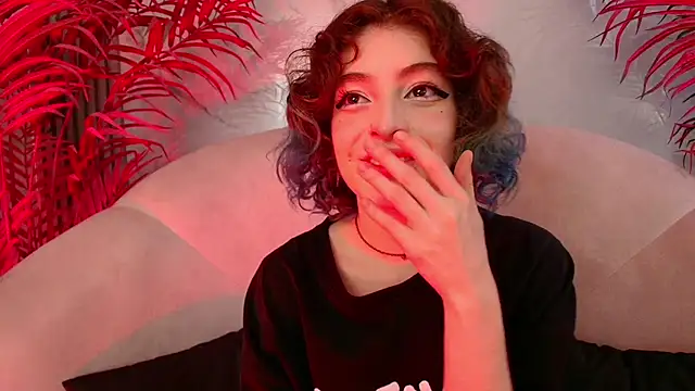 EvaHalsey online show from December 2025 08:06:02 PM