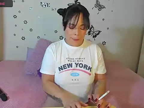 Snapshot of MIA_BIANCCO chatting on January 2025 11:18:02 PM MIA BIANCCO online show from January 2025 11:18:02 PM