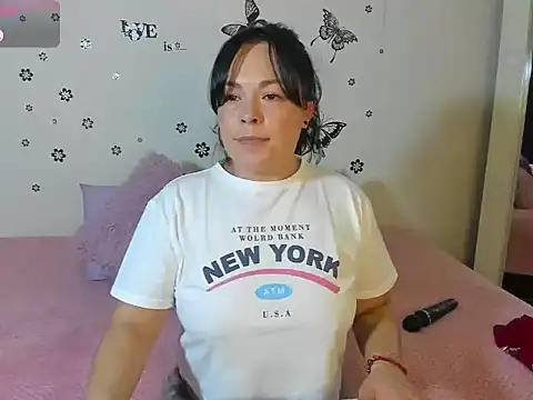 Snapshot of MIA_BIANCCO chatting on January 2025 02:20:02 AM MIA BIANCCO online show from January 2025 02:20:02 AM