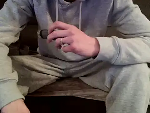 Snapshot of ElViko11 chatting on December 2024 03:55:01 PM ElViko11 online show from December 2024 03:55:01 PM