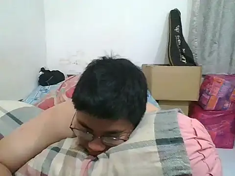 Snapshot of shyboymasturbation chatting on January 2025 06:09:01 PM shyboymasturbation online show from January 2025 06:09:01 PM