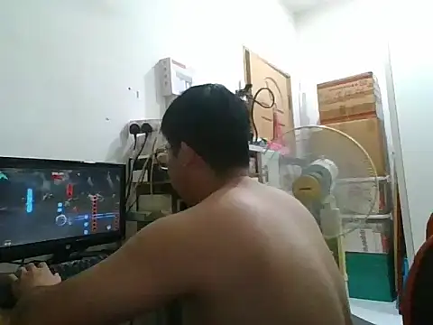 Snapshot of shyboymasturbation chatting on January 2025 05:43:01 AM shyboymasturbation online show from January 2025 05:43:01 AM