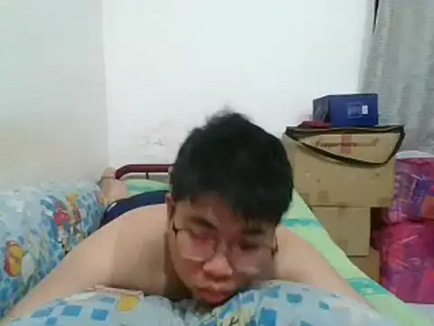 Snapshot of shyboymasturbation chatting on March 2025 03:07:01 PM shyboymasturbation online show from March 2025 03:07:01 PM