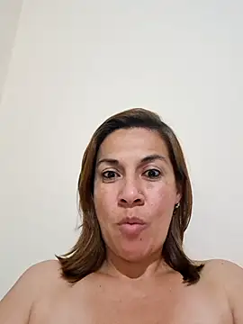 Snapshot of Zaralu_ chatting on December 2024 03:47:02 AM Zaralu online show from December 2024 03:47:02 AM