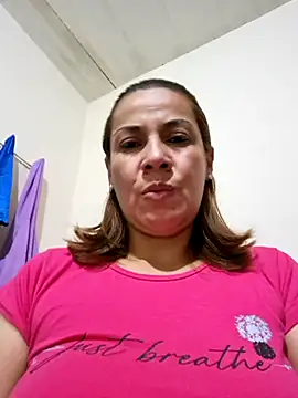 Snapshot of Zaralu_ chatting on January 2025 12:06:01 AM Zaralu online show from January 2025 12:06:01 AM