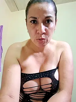 Snapshot of Zaralu_ chatting on October 2025 07:29:02 PM Zaralu online show from October 2025 07:29:02 PM