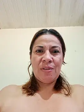 Snapshot of Zaralu_ chatting on November 2025 06:17:01 PM Zaralu online show from November 2025 06:17:01 PM