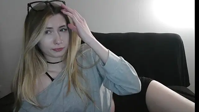 ErikaShyy online show from March 2026 01:50:02 PM