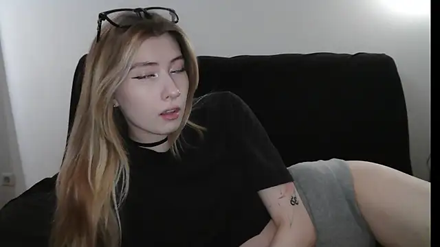 ErikaShyy online show from March 2026 10:07:02 AM