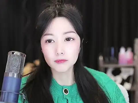 Nuyoah-77 online show from January 2025 04:00:02 PM